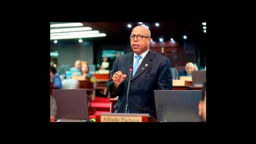 Senadores que manejaron el proyecto de la Ley 28-01 deben tomar una clase de legislación