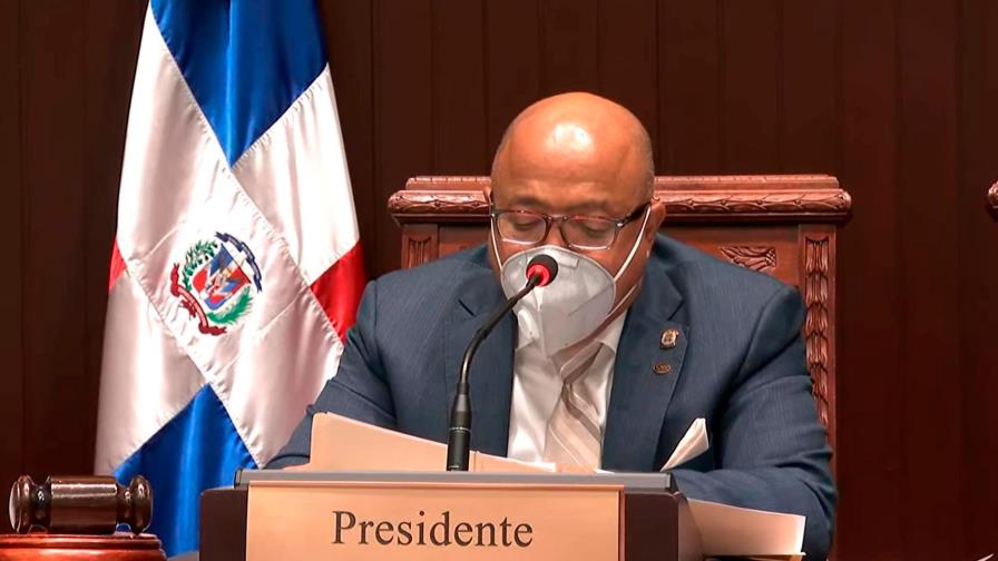 Alfredo Pacheco: El legislador no puede ser un indigente