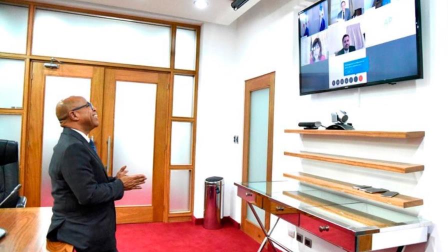 Embajadora de EE.UU. recomienda a la Cámara de Diputados aprobación de dos leyes pendientes