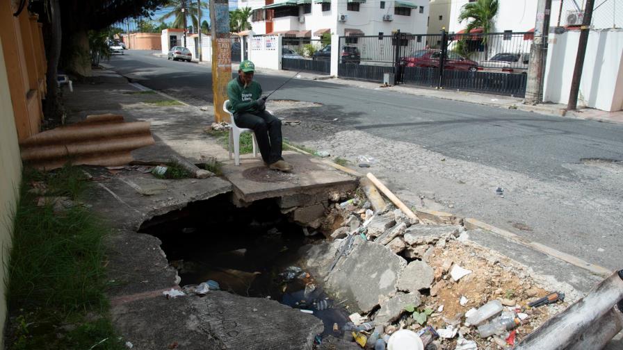 Un camión de la Alcaldía lo destruyó y así mismo quedó