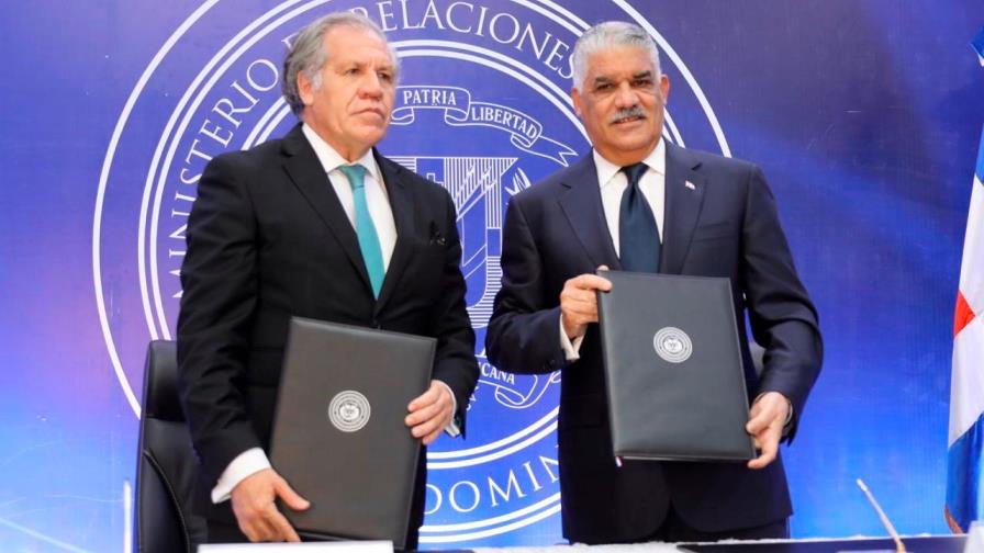 Miguel Vargas y Luis Almagro suscriben enmienda al acuerdo de observadores Miguel Vargas y Luis Almagro suscriben enmienda al acuerdo de observadores