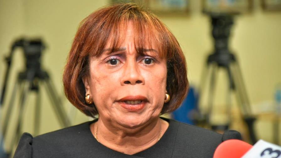 Altagracia Graciano dice que quienes se oponen a que continúe en la JCE la extorsionan 