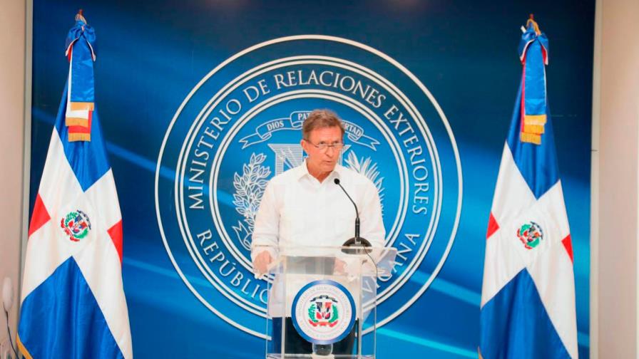 Ministro de Relaciones Exteriores dice que ahorraron 1,371 millones de pesos en primer año de gestión 