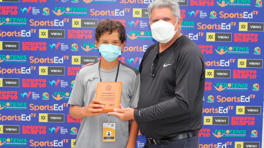 Álvaro Pérez, campeón U14 de la Copa Pelícano en el Parque del Este