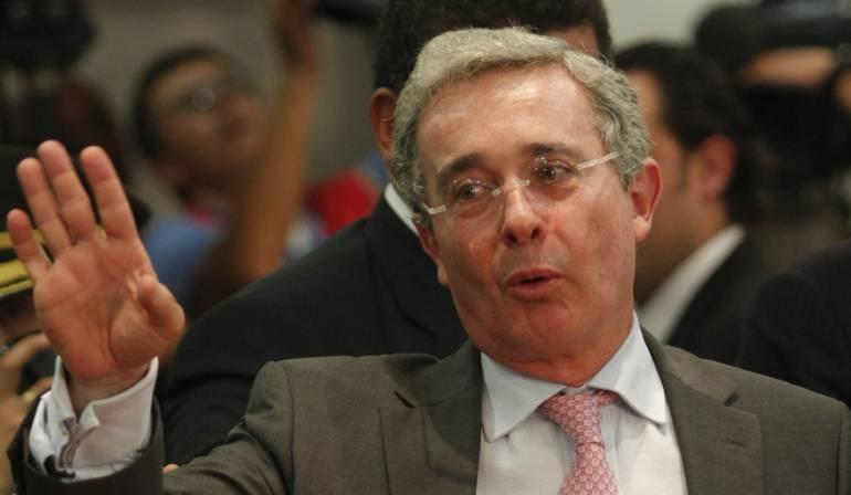 Citan a los expresidentes Álvaro Uribe y Andrés Pastrana por Odebrecht
