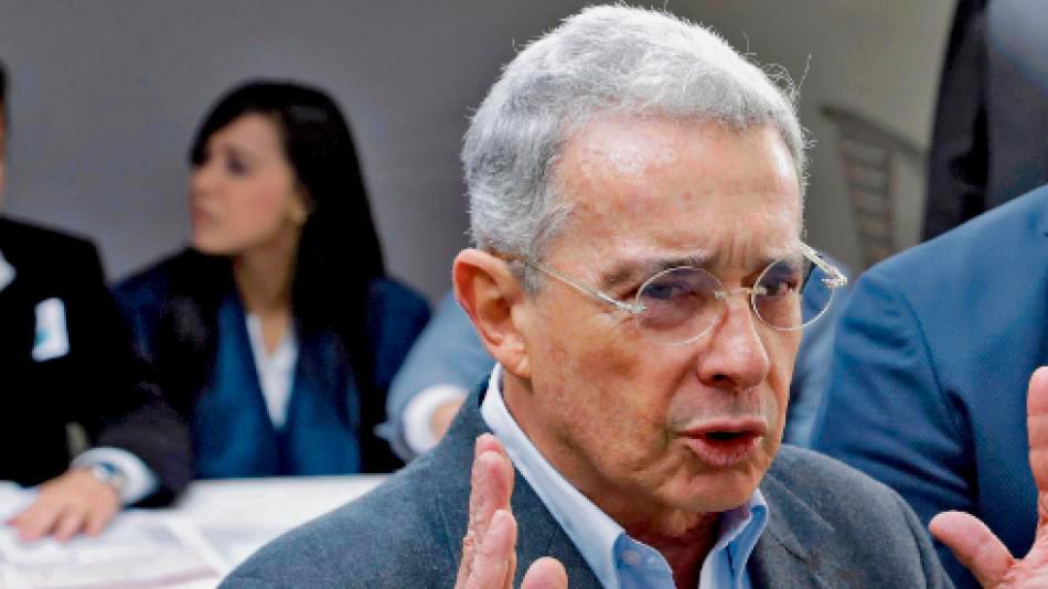 Jueza dirá el sábado si Uribe debe continuar o no en detención domiciliaria