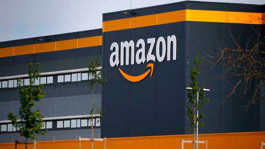 Amazon pagará grados universitarios para retener a 750,000 empleados en EEUU