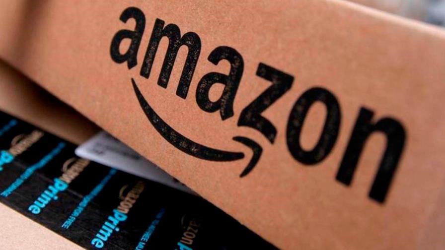 Extinction Rebellion bloquea almacenes de Amazon en R.Unido en protesta