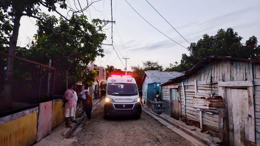 Mueren tres personas luego de ingerir bebida alcohólica clandestina llamada “tapa floja” Mueren tres personas luego de ingerir bebida alcohólica clandestina llamada “tapa floja”