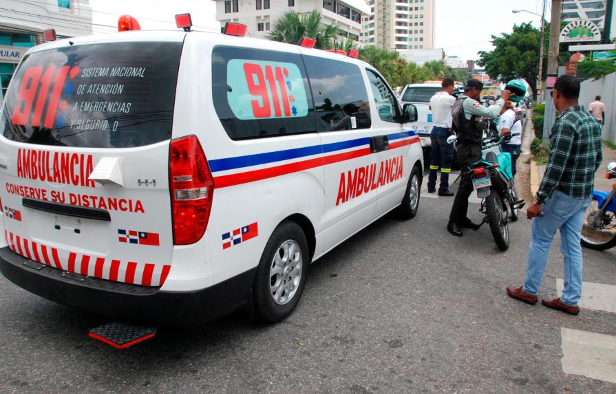 Apresan conductor de ambulancia que transportaba haitianos ilegales