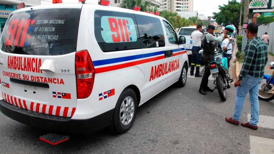 Apresan conductor de ambulancia que transportaba haitianos ilegales Apresan conductor de ambulancia que transportaba haitianos ilegales