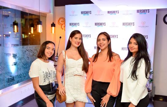 “Valentino – Hershey´s Cookies N´Creme”, una experiencia exquisita