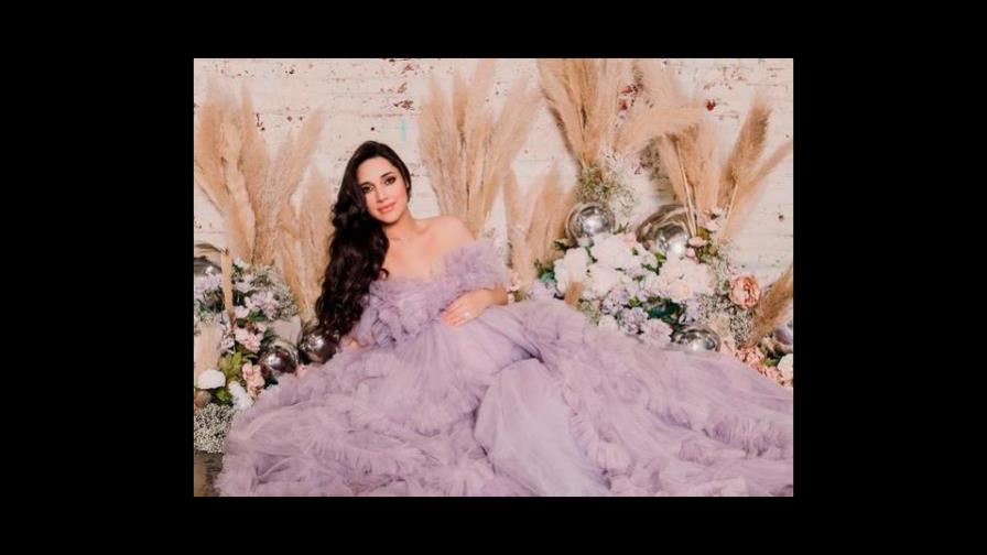 Amelia Vega da a luz a su cuarto bebé