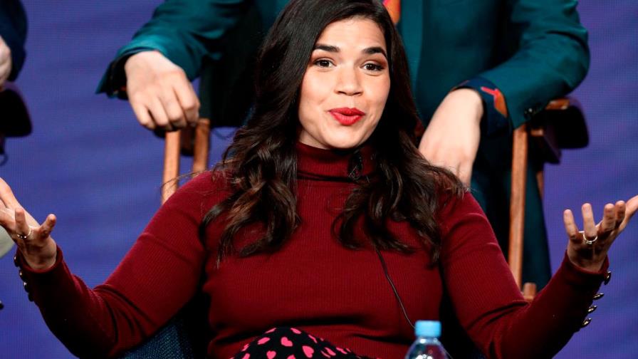 America Ferrera celebra el año nuevo anunciando que espera su segundo hijo