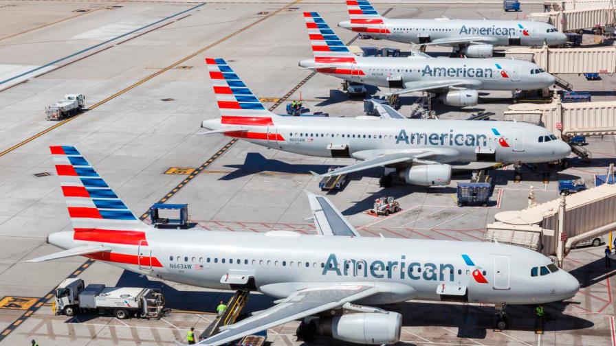 American Airlines pide a pilotos que conserven combustible ante escasez