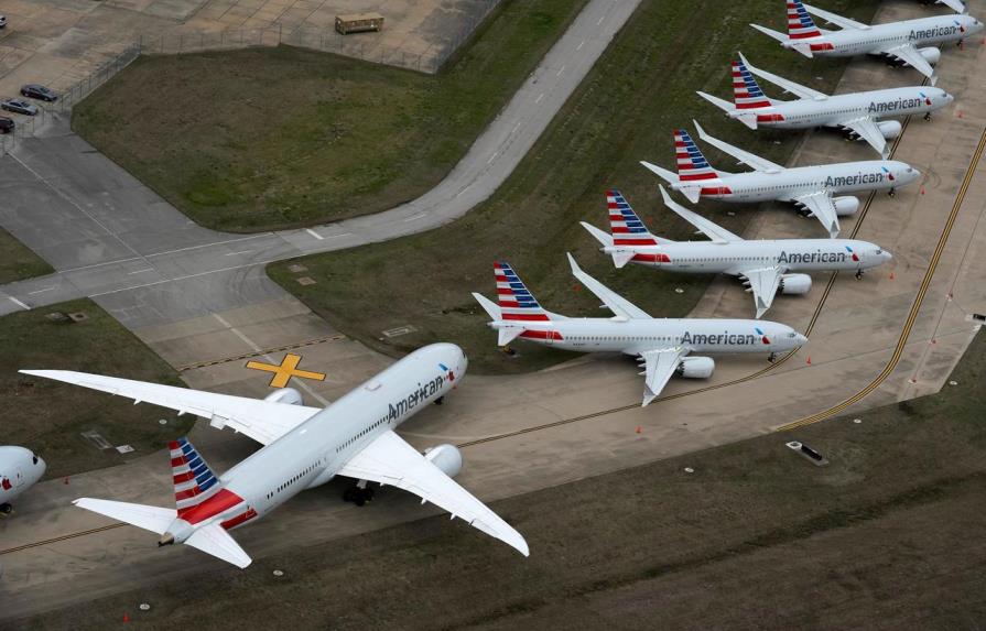American Airlines recortará un 30 % su plantilla de dirección y administración