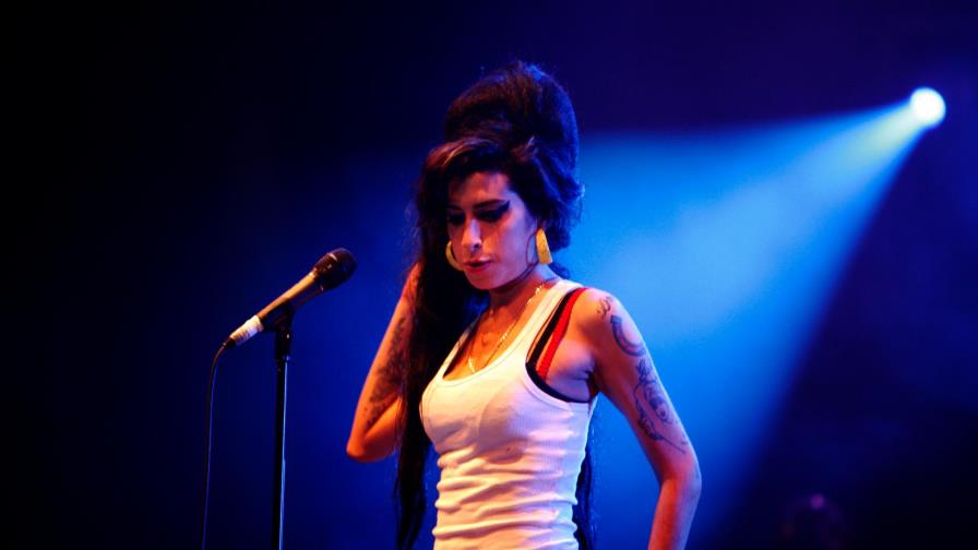Publicarán libro con apuntes personales y diarios de Amy Winehouse