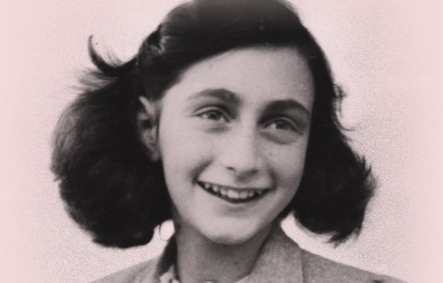 Publican versión completa del diario de Anna Frank