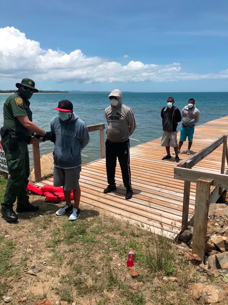 Arrestan dos dominicanos tras intentar reingresar ilegalmente a Puerto Rico 