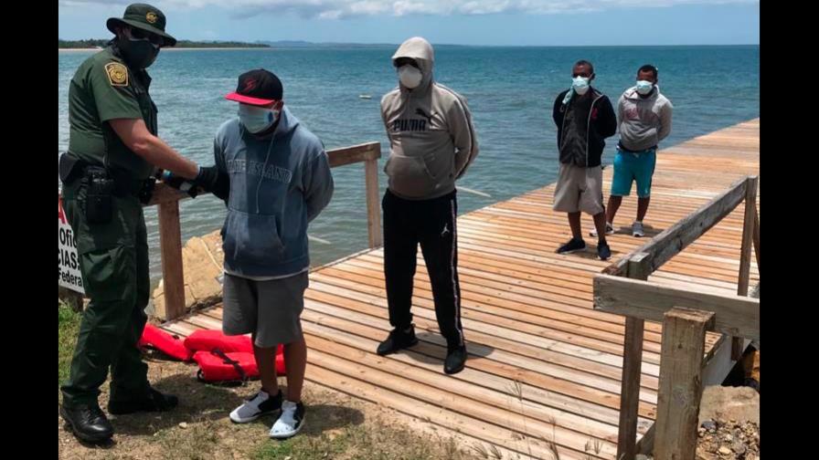 Arrestan dos dominicanos tras intentar reingresar ilegalmente a Puerto Rico Arrestan dos dominicanos tras intentar reingresar ilegalmente a Puerto Rico