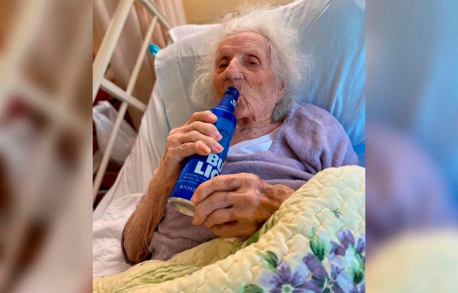 Mujer de 103 años derrota al coronavirus y lo celebra, entre otras buenas noticias