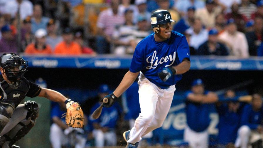 Licey firma a Anderson Hernández por un día