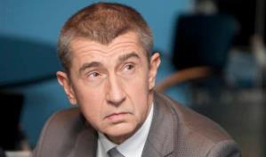 Primer ministro checo cambia gorra estilo Trump por mascarilla en su foto de perfil de redes sociales