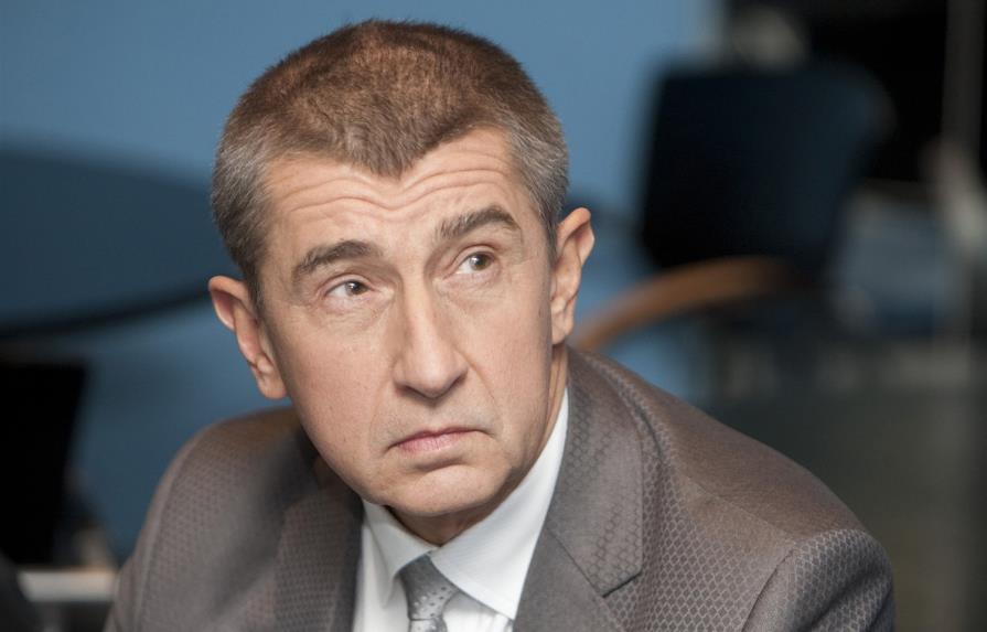 Policía checa recomienda acusar primer ministro por fraude