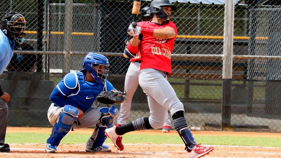 Escogido divide honores en partidos de fogueo en escuadras divididas Escogido divide honores en partidos de fogueo en escuadras divididas