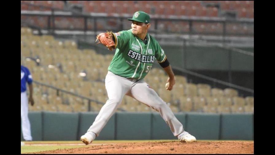 Estrellas ganan y se quedan solas en primer lugar Estrellas ganan y se quedan solas en primer lugar