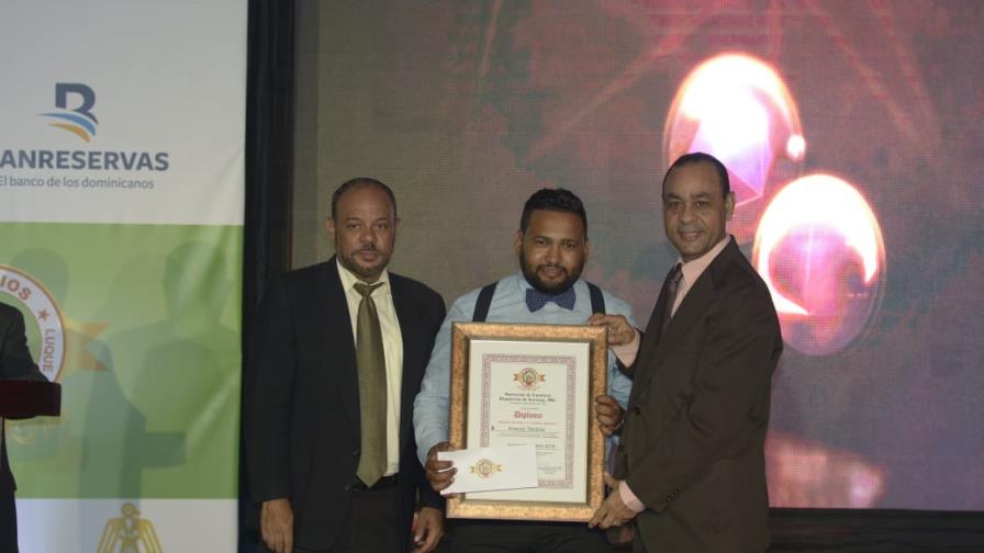 Santana Martínez fue cronista del año en Santiago; Aneudy Tavárez, de Diario Libre, el fotógrafo 