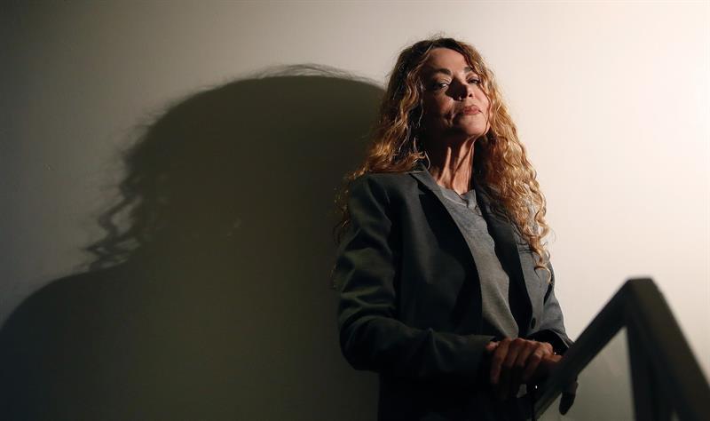 Ángela Becerra convierte su última novela en un “monumento a la mujer”