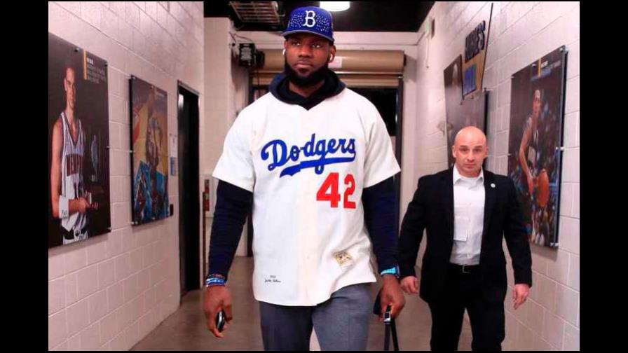 LeBron a Dodgers: “¡Terminen su desayuno!” LeBron a Dodgers: “¡Terminen su desayuno!”