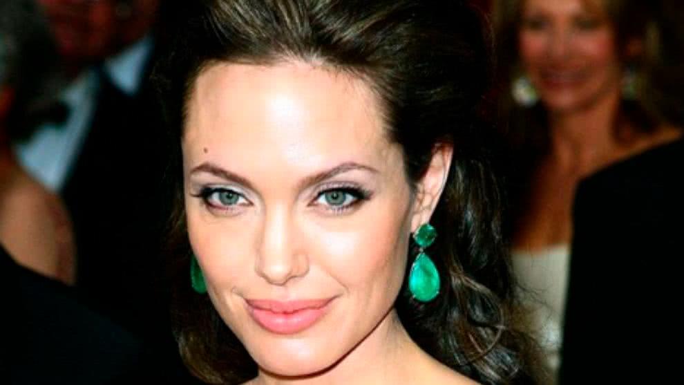 Angelina Jolie y su inspirador mensaje sobre el cáncer de mama tras la muerte de su madre