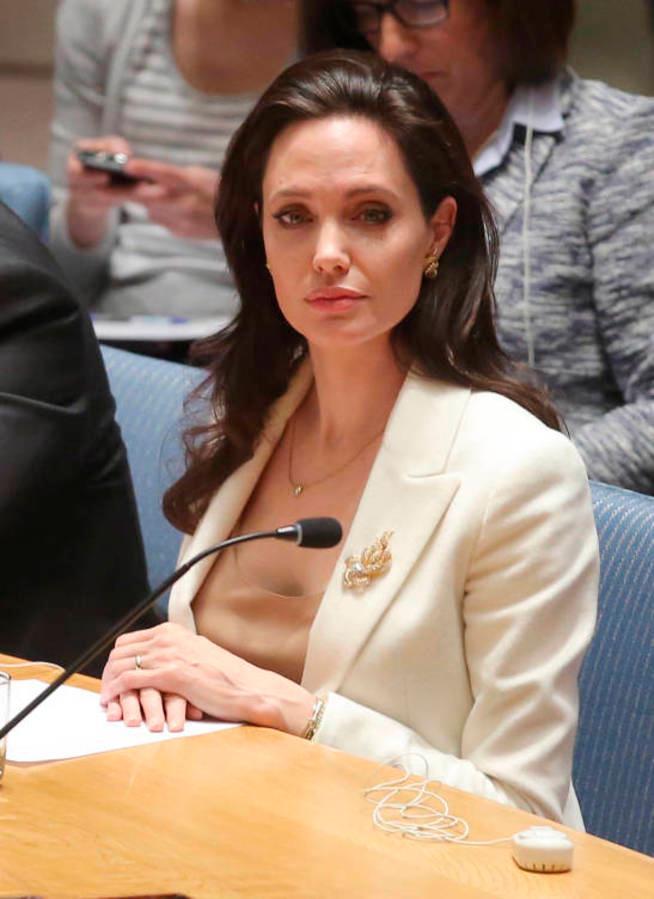 Angelina Jolie confiesa el momento más duro que vivió junto a Brad Pitt