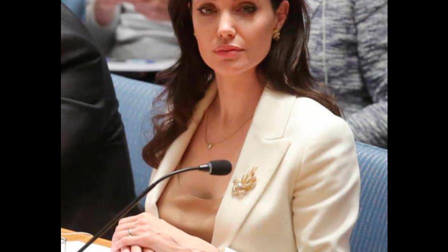 Angelina Jolie confiesa el momento más duro que vivió junto a Brad Pitt Angelina Jolie confiesa el momento más duro que vivió junto a Brad Pitt