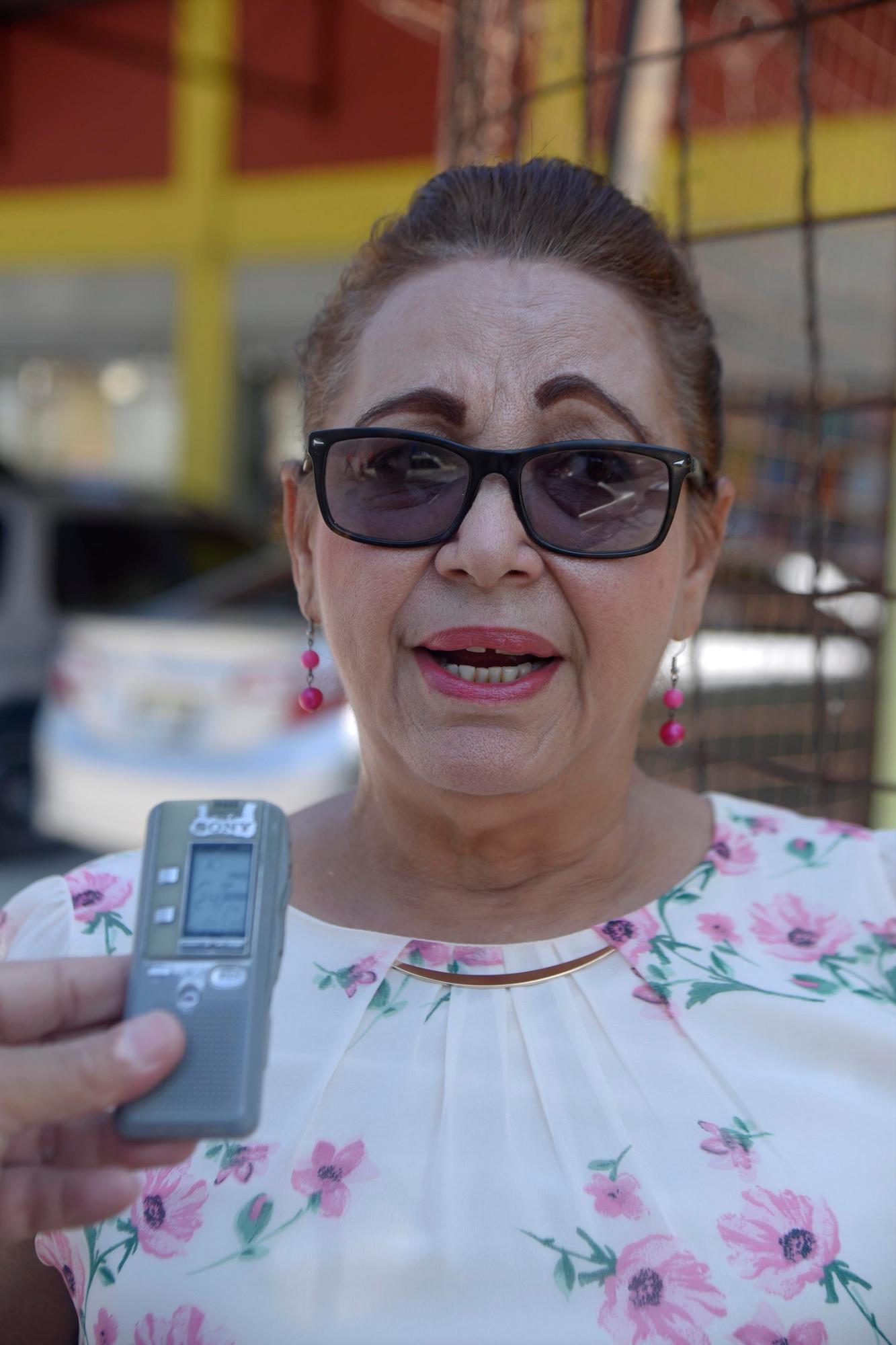 Angelita Villamán, dirigente del Consejo de Desarrollo de la Zona Sur (CODOSUR), dice que apoya la manfestación en contra de la inmigración haitiana en Santiago.