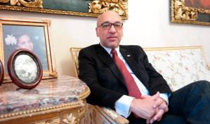 Abinader designa a Aníbal de Castro representante de RD en la Organización Mundial Turismo