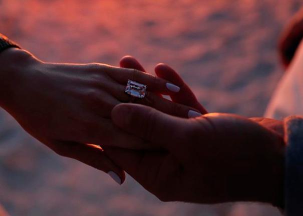 Jennifer López y Alex Rodríguez se comprometen casi un año después de “Y el anillo pa´cuándo”