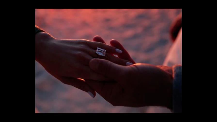 ¿Cuánto vale el anillo con el que se comprometieron Jlo y A-Rod?