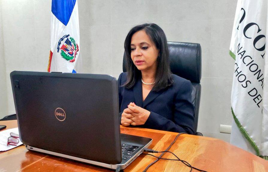 Anina Del Castillo renuncia de Pro Consumidor