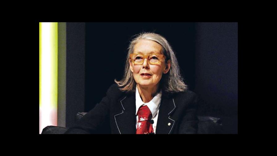 Anne Carson, la poeta que se gana la vida enseñando griego antiguo