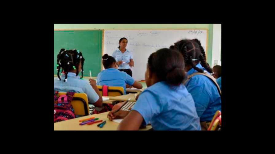El año escolar no comenzará este lunes 24 en RD
