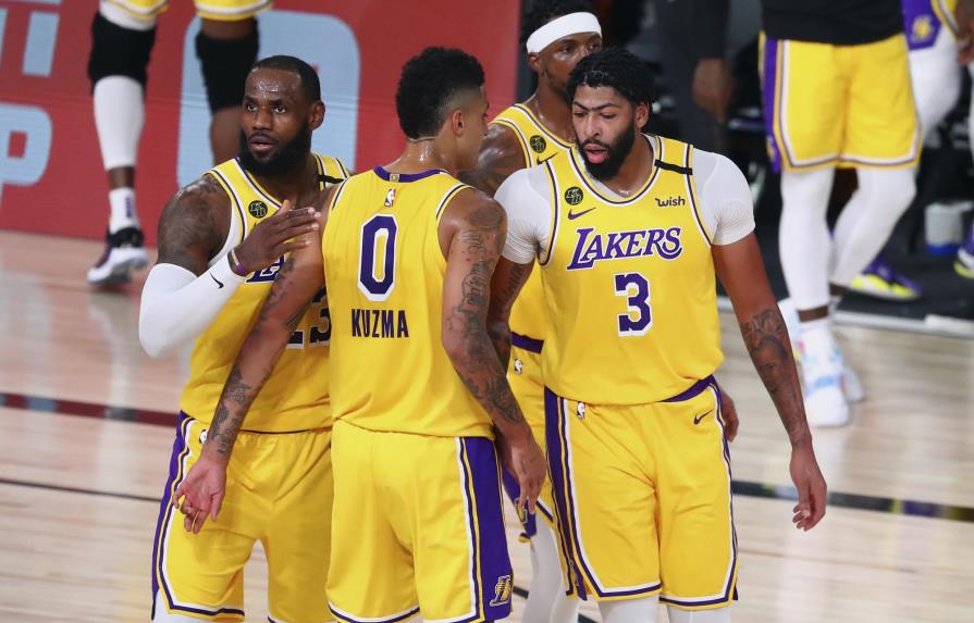 Lakers responden y empatan serie con Blazers