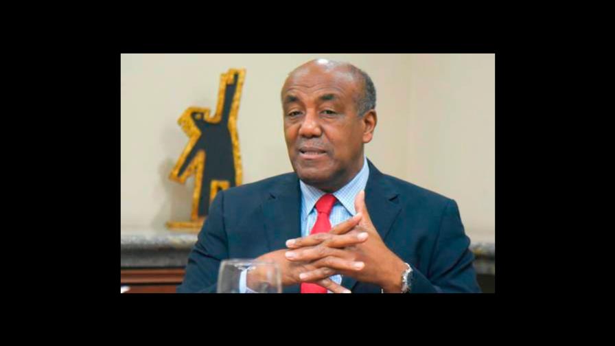 Ministro de Energía y Minas asegura empresas distribuidoras de electricidad despilfarraban recursos Ministro de Energía y Minas asegura empresas distribuidoras de electricidad despilfarraban recursos