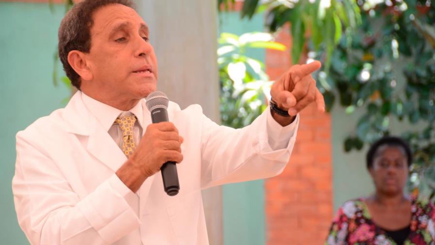 Familia del doctor Cruz Jiminián desmiente su muerte Familia del doctor Cruz Jiminián desmiente su muerte