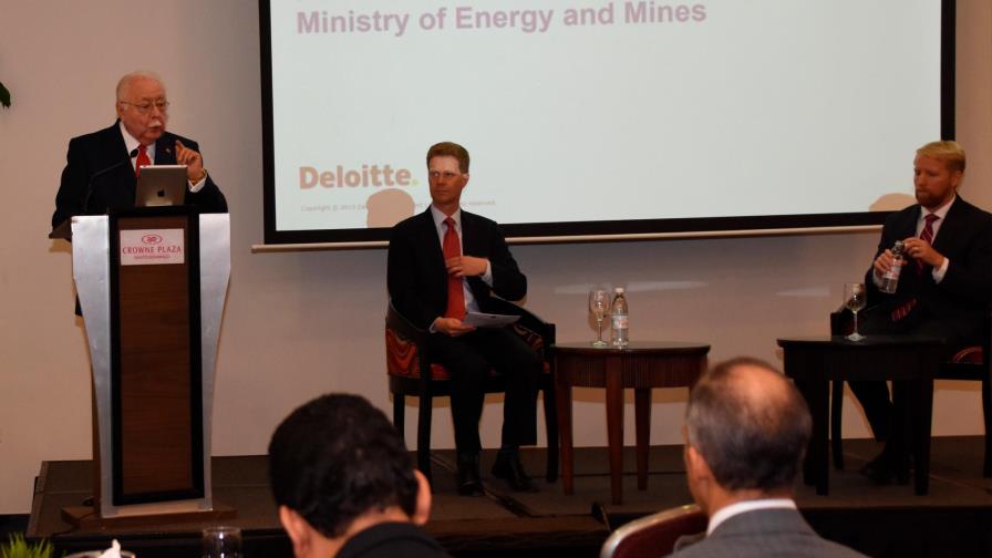 Ministro de Energía y Minas explica las dos prioridades del Gobierno en materia de gas