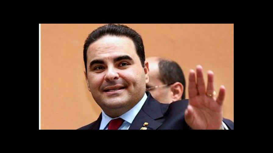 Condenan a expresidente salvadoreño a devolver al Estado más de US$4 millones Condenan a expresidente salvadoreño a devolver al Estado más de US$4 millones