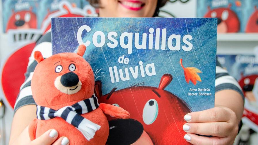 El nuevo libro de Anya Damirón viene con su propio peluche