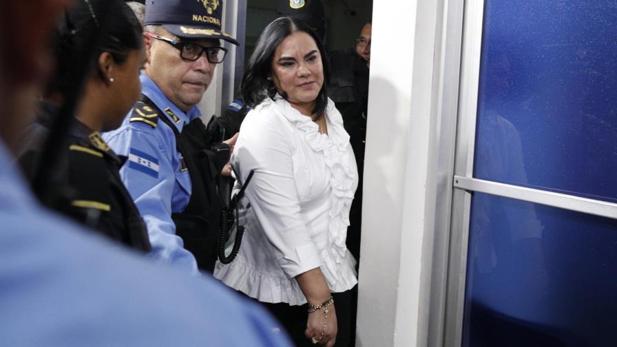 Ordenan liberar a ex primera dama hondureña condenada por corrupción